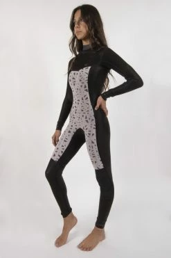 Women's Sisstrevolution Seven Seas 3/2mm Chest Zip Fullsuit Womens 15 Women's Sisstrevolution Seven Seas 3/2mm Chest Zip Fullsuit Womens