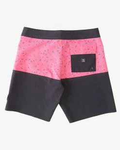 Billabong The Simpsons Donut Pro 19" Boardshorts Mens