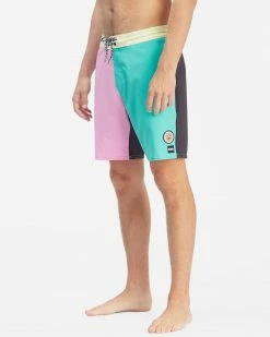 Billabong X The Simpsons Krusty Lo Tide 19" Boardshorts 9 Billabong X The Simpsons Krusty Lo Tide 19