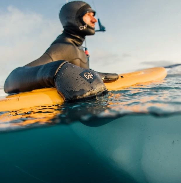 Manera Magma 2.5mm Surf Gloves 7 Manera Magma 2.5mm Surf Gloves