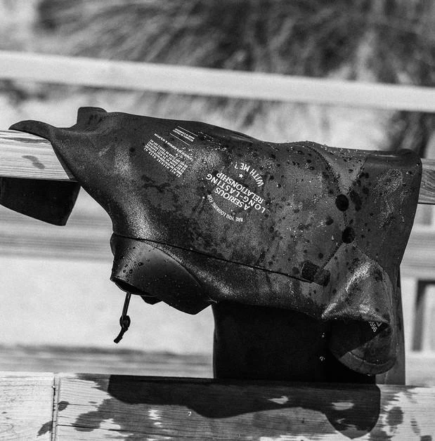 Mens Men's Manera Seafarer Hybrid 2/2mm Chest Zip Short Sleeve Fullsuit 8 Mens Men's Manera Seafarer Hybrid 2/2mm Chest Zip Short Sleeve Fullsuit