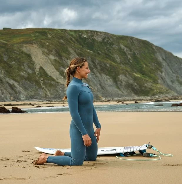 Women's Manera Seafarer Steamer 3/2 Chest Zip Fullsuit Womens 6 Women's Manera Seafarer Steamer 3/2 Chest Zip Fullsuit Womens