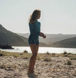 Manera Women's Seafarer 3/2mm Chest Zip Long Sleeve Springsuit 26 Manera Women's Seafarer 3/2mm Chest Zip Long Sleeve Springsuit